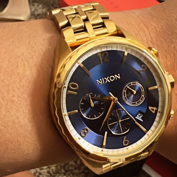 Nixon Women's 'Minx Chrono' Quartz Stainless Steel Automatic Watch - Picture 11 of 11